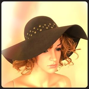 100% wool floppy hat